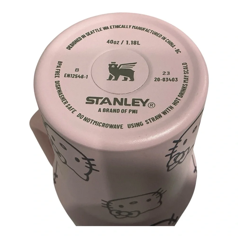 Stanley Quencher H2.0 FlowState Tumbler Edición Esp. Hello Kitty – 40 oz / 1.18L - Picture 4 of 9